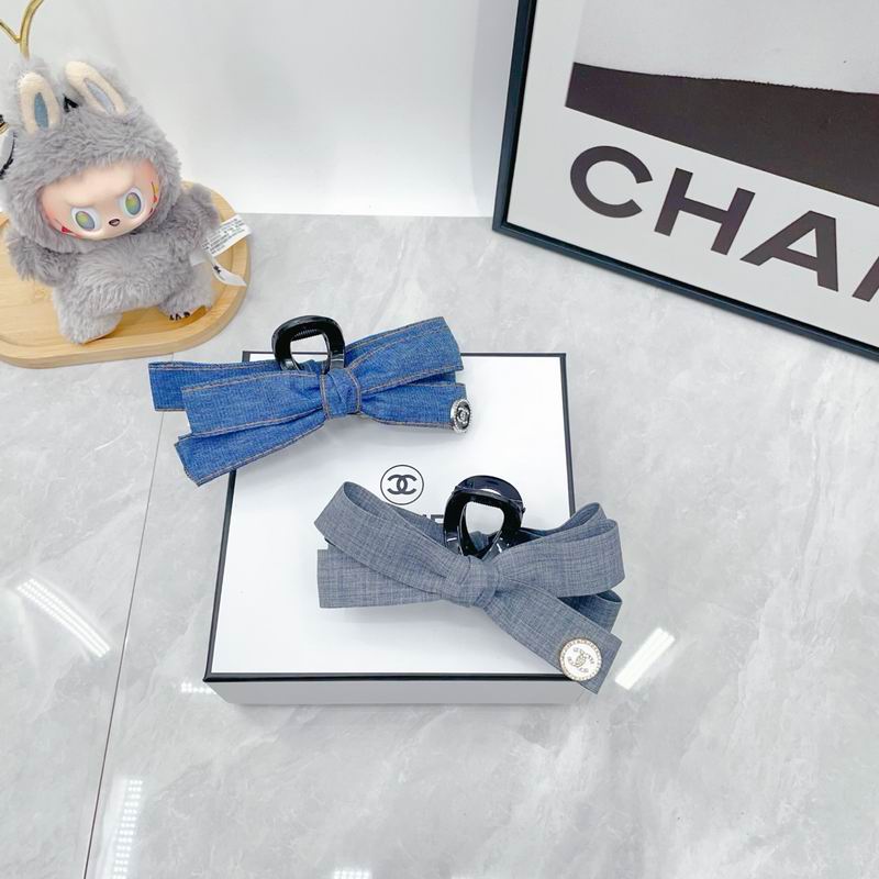 CHanel Hair Grab clip dx71